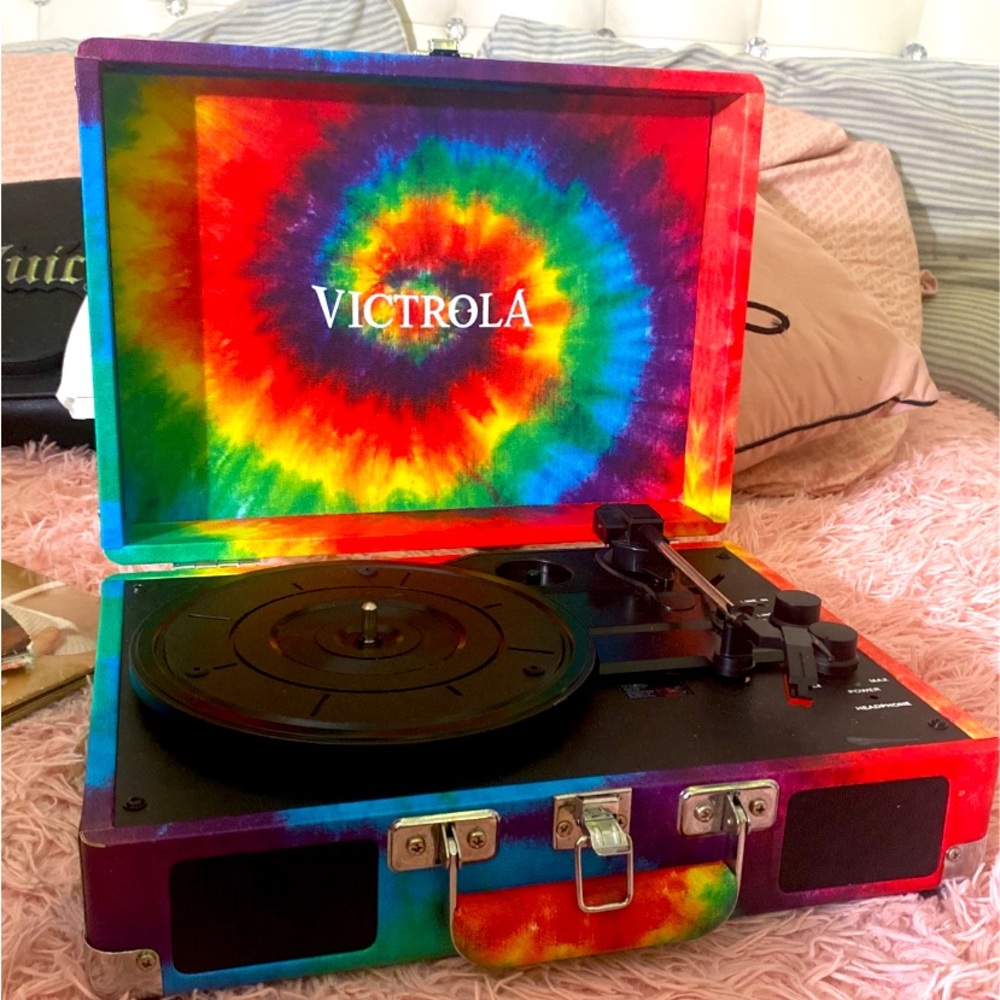 Victrola Vintage 3-Speed Bluetooth Portable Suitcase Record Player with speaker